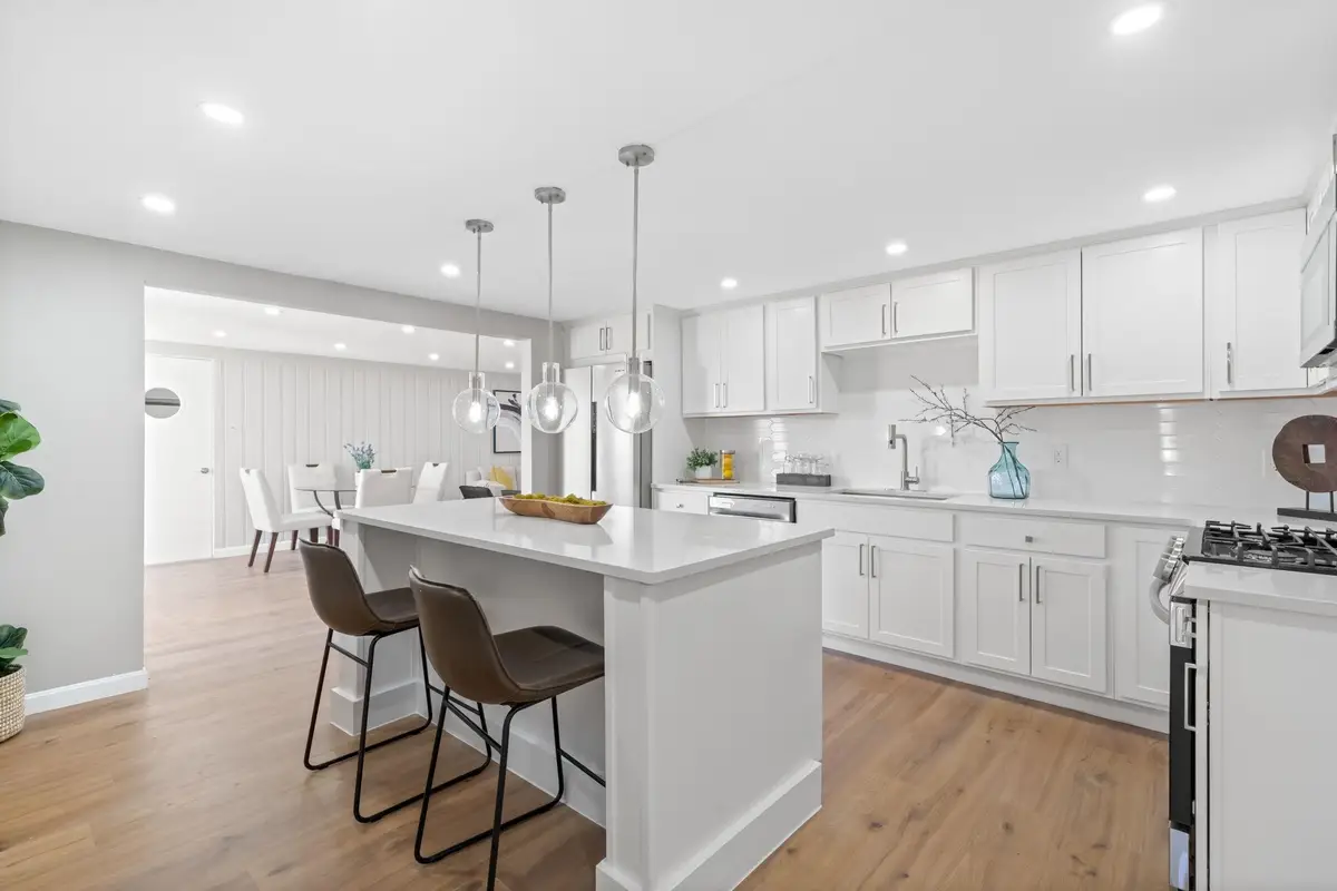 734 W Hollis Street, Nashua, NH 03062 - #1