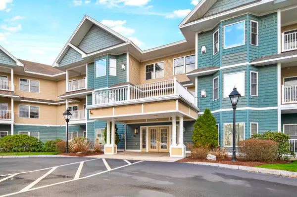 65 Hawthorne Drive #305, Bedford, NH 03110