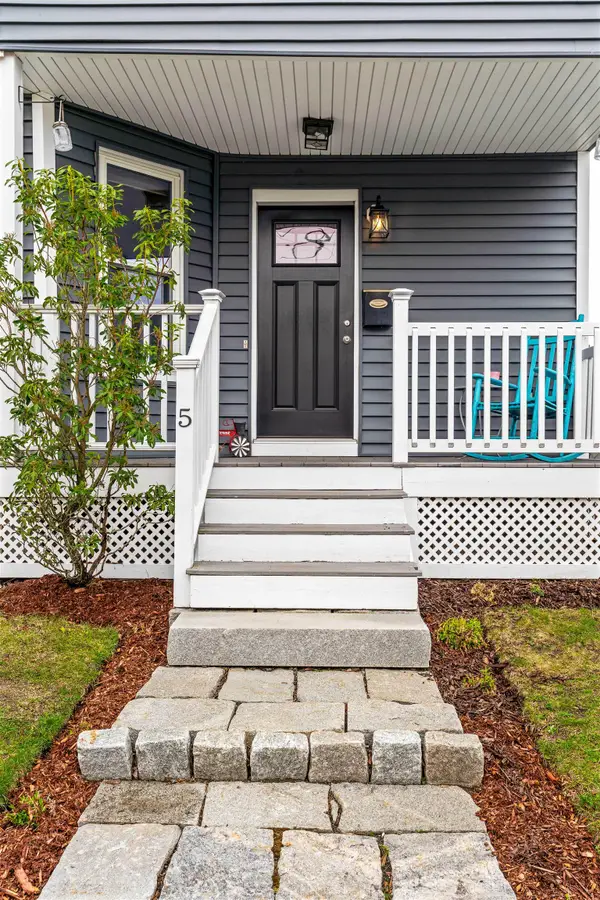 5 Arlington Avenue, Nashua, NH 03060