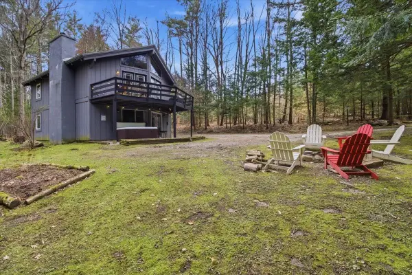 367 Shady Pines Road, Sunderland, VT 05250