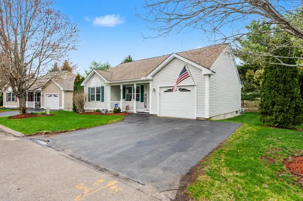 5 Madeleine Court, Hudson, NH 03051