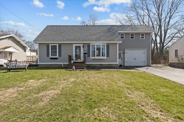 31 Greening Avenue, South Burlington, VT 05403