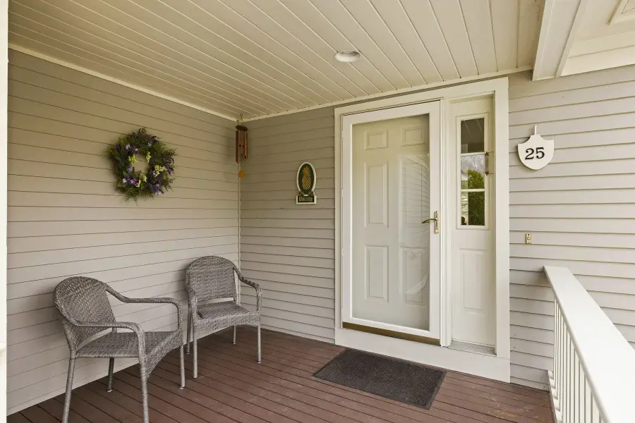 25 Peninsula Drive, Stratham, NH 03885 - #3
