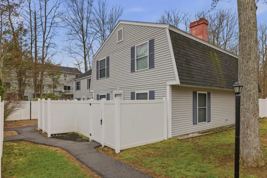 4 Hemlock Forest, Dover, NH 03820 - #2