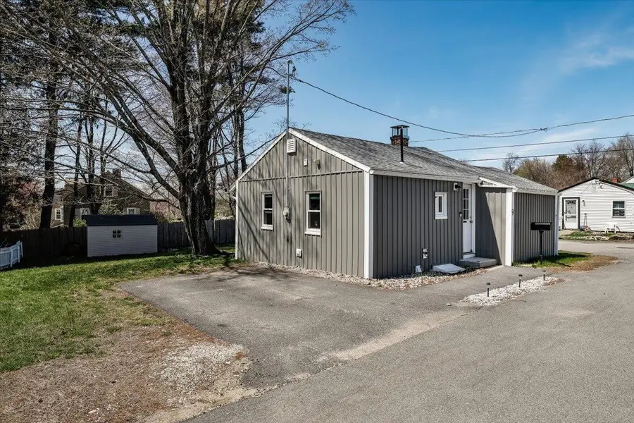 9 Hillcrest Avenue, Pembroke, NH 03275 - #3