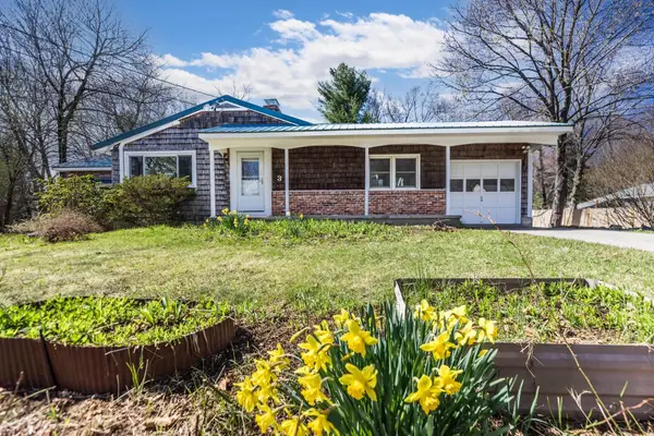 3 Mark Avenue, Stratham, NH 03885