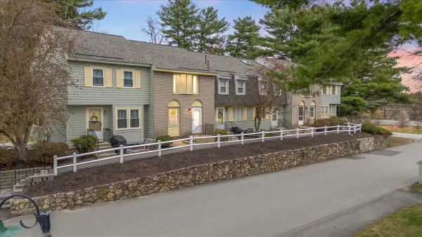 86 Sentry Way, Merrimack, NH 03054