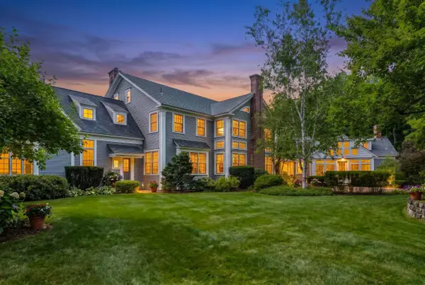 373 Lakeshore Drive, New London, NH 03257