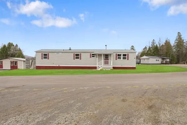 6 Darwin Drive, Stewartstown, NH 03576