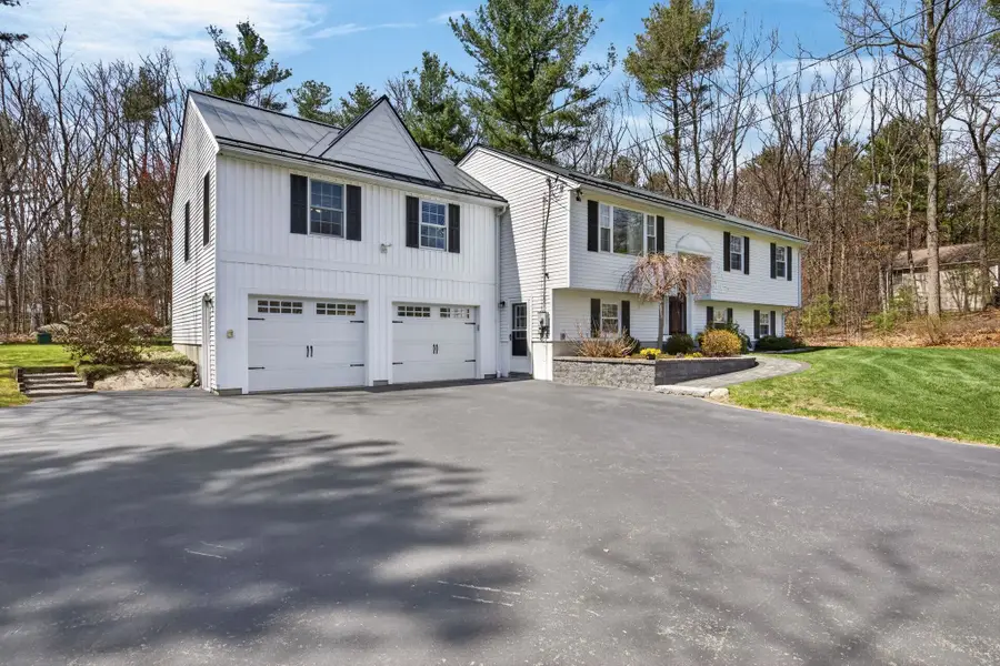5 Maureen Lane, Hudson, NH 03051 - #2