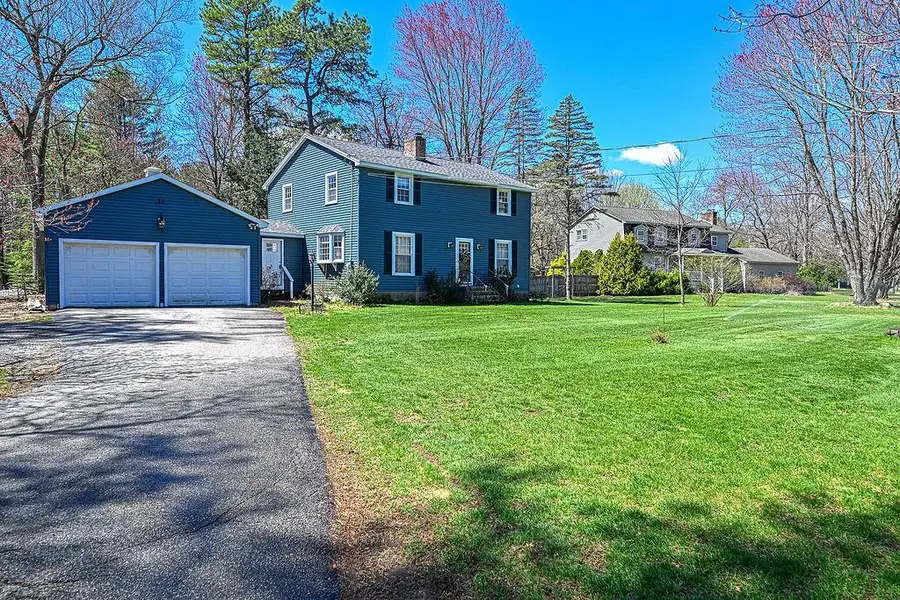 32 Hickory Drive, Amherst, NH 03031 - #3