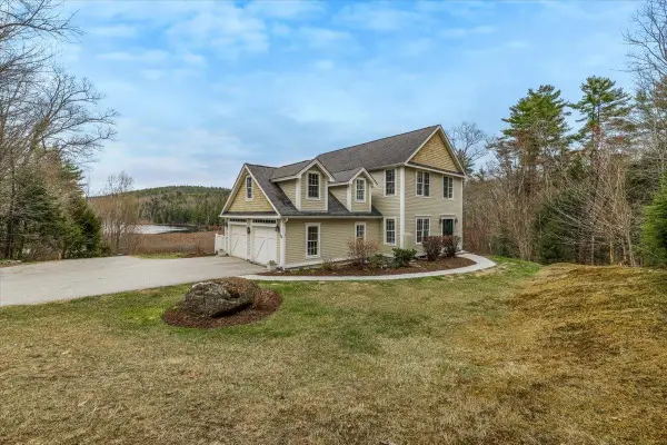 66 Colleague Pond Road, Henniker, NH 03242