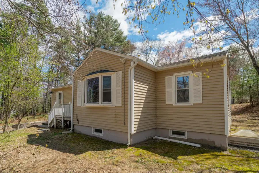 10 Beacon Street, Londonderry, NH 03053 - #2