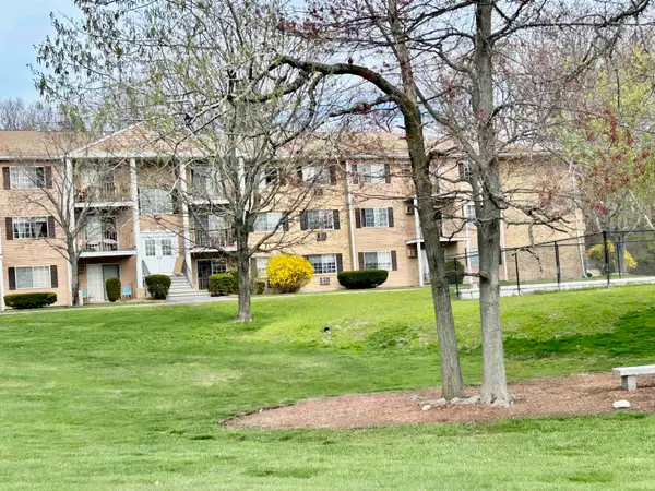 377 Huse Road #Unit  33, Manchester, NH 03103