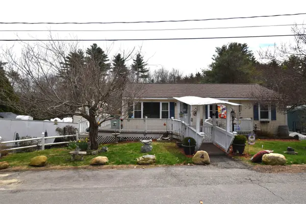 4 Independence Avenue, Kingston, NH 03848