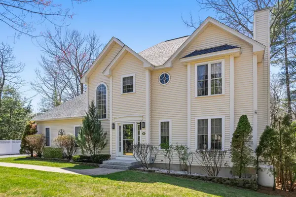 8 Flag Court, Auburn, NH 03032