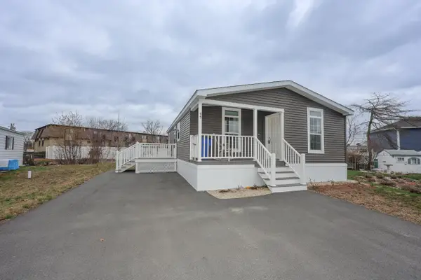 11 Hagop Road, Salem, NH 03073