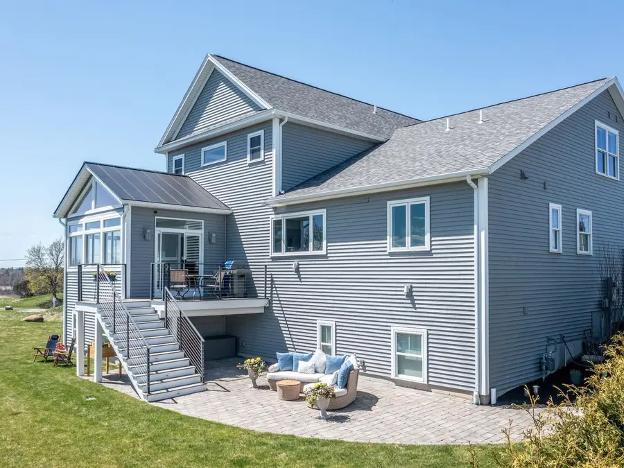 8 Medalist Drive, South Burlington, VT 05403 - #2