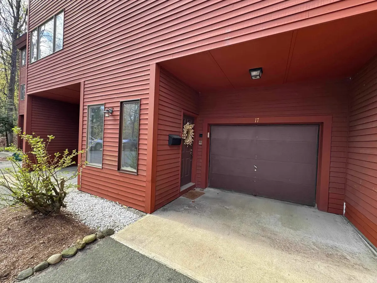 17 Robin Way, Brattleboro, VT 05301 - #1