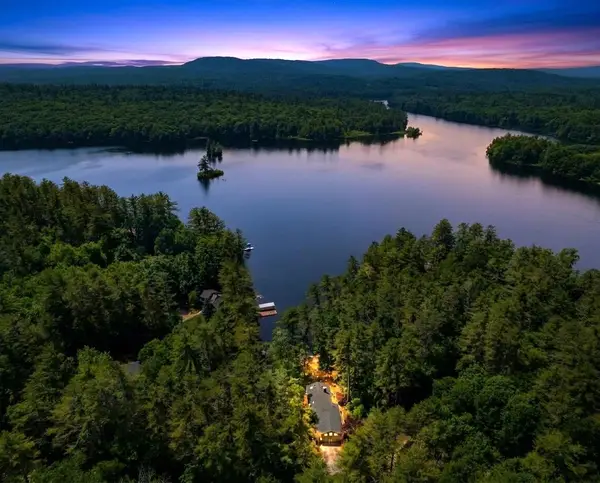 84 Barderry Lane, Nottingham, NH 03290