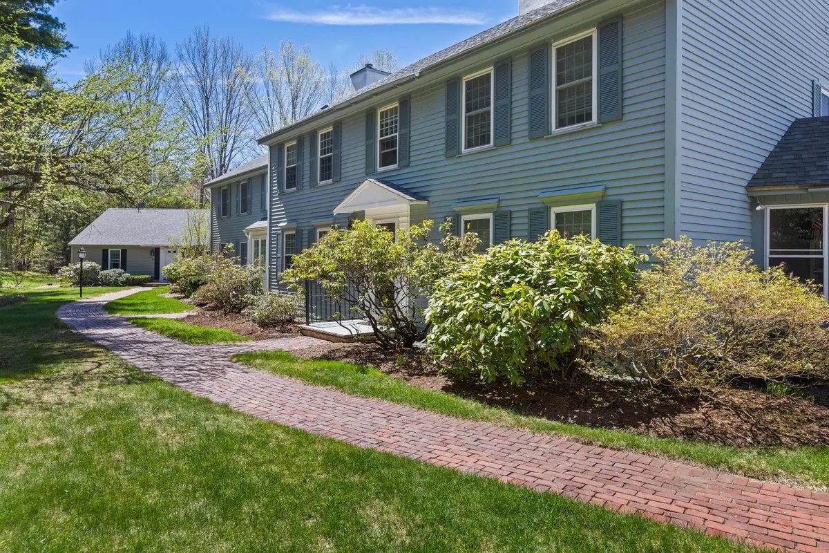 4 Governor Square, Peterborough, NH 03458 - #1
