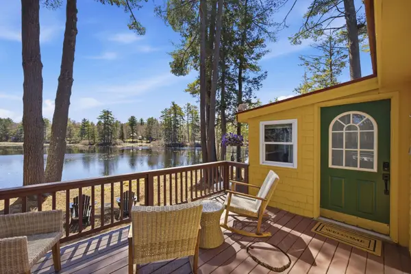 18 Holt Drive, Deerfield, NH 03037
