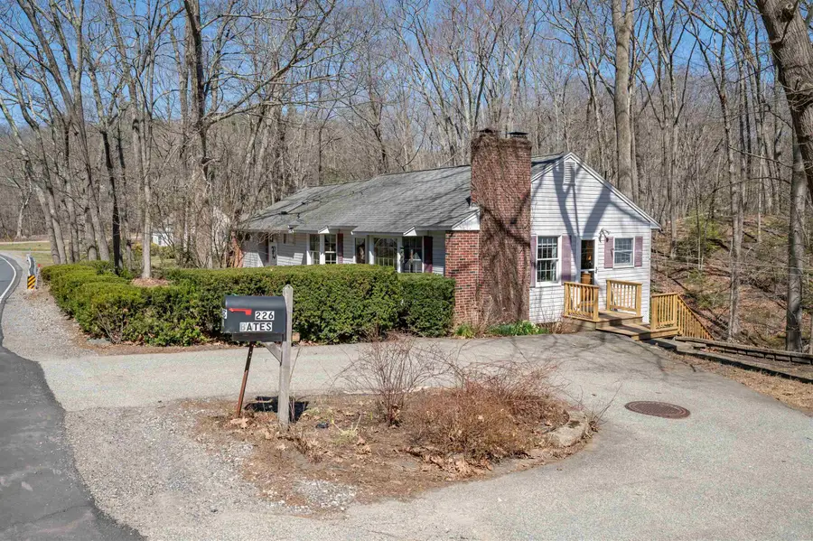 226 Amesbury Road, Kensington, NH 03833 - #2