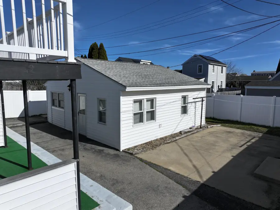 8 Nashua Street, Seabrook, NH 03874 - #3