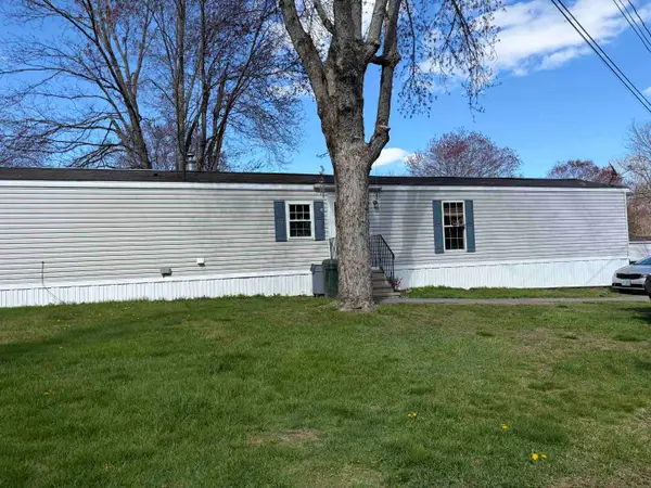 91 Crystal Springs Way, Somersworth, NH 03878