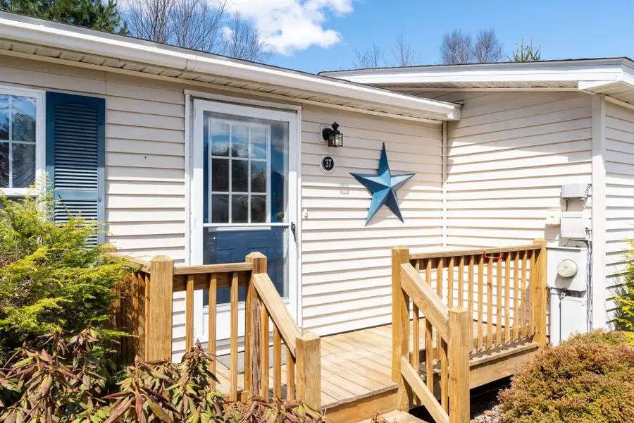 37 Magnolia Lane, Belmont, NH 03220 - #3