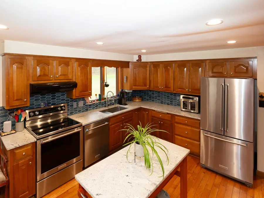 8 Laurel Lane, Stratham, NH 03885 - #3