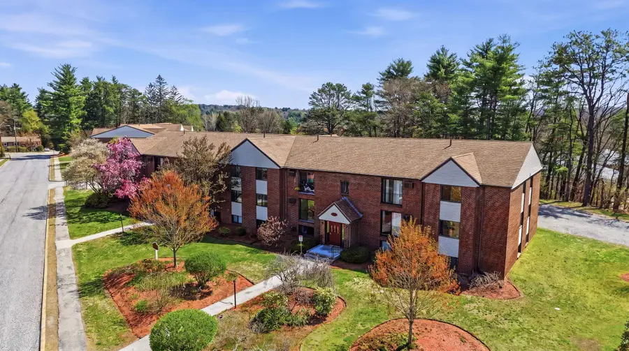 36 English Village Road #102, Manchester, NH 03102 - #2
