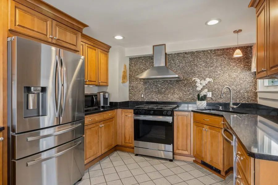 163 Ocean Road, Portsmouth, NH 03801 - #3