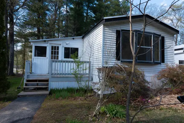 18 Bangor Street, Nashua, NH 03063