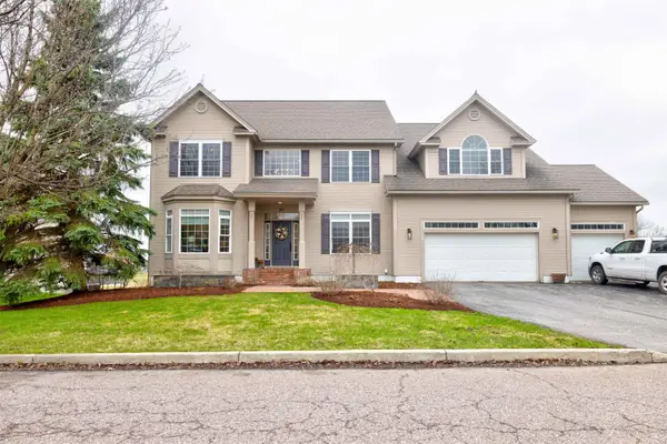 62 Crispin Drive, South Burlington, VT 05403