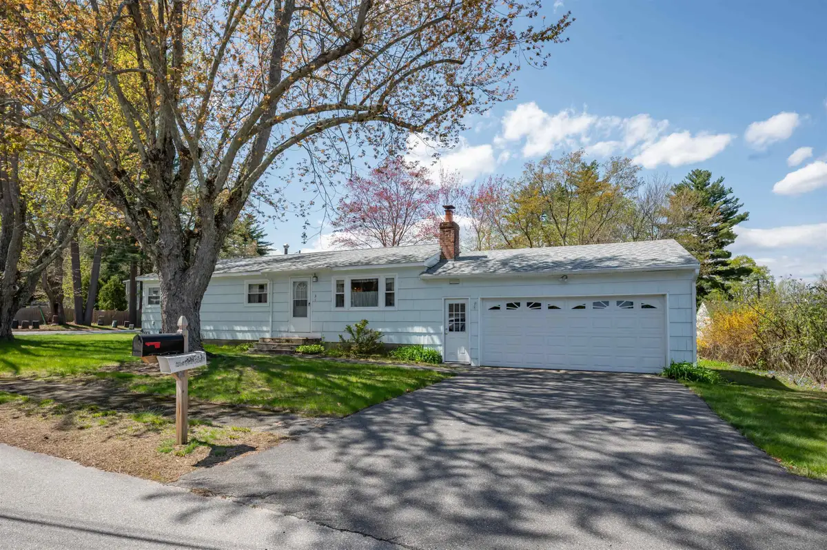 3 Derby Circle, Nashua, NH 03062 - #1