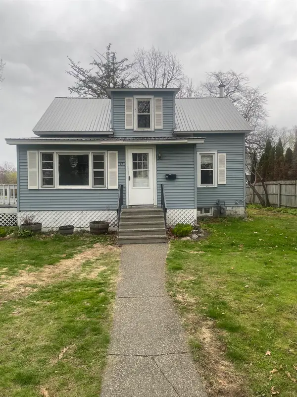 17 Iroquois Avenue, Essex Junction, VT 05452