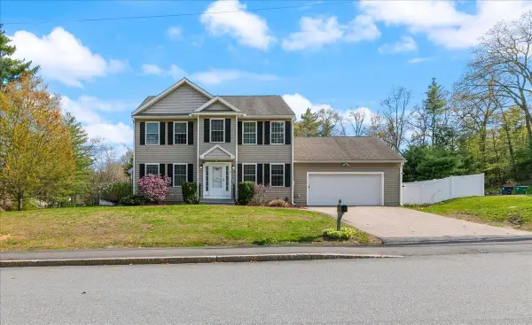 2 Birch Hill Drive, Nashua, NH 03063