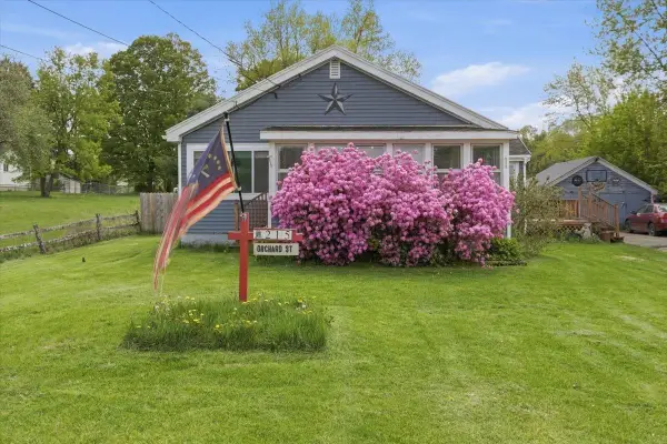 215 Orchard Street, Pownal, VT 05261
