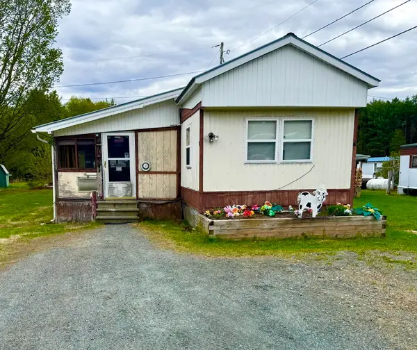 15 Spruce Park Drive, Plainfield, NH 03781