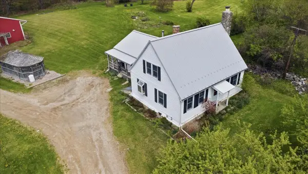 2154 US Route 7, Pownal, VT 05261