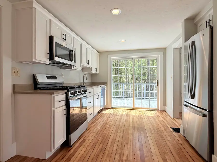9 Blake Road, Epping, NH 03042 - #3