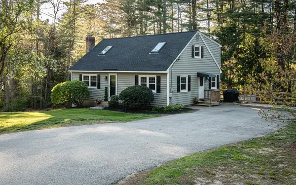 20 Alvirne Drive, Hudson, NH 03051