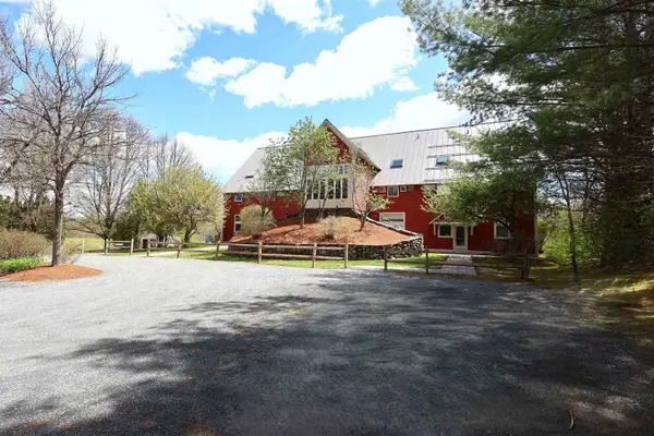 16 Hemlock Ridge Drive #101, Hartford, VT 05088