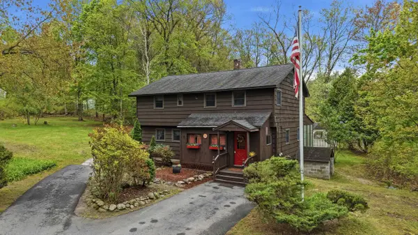9 Lamb Road, Nashua, NH 03062