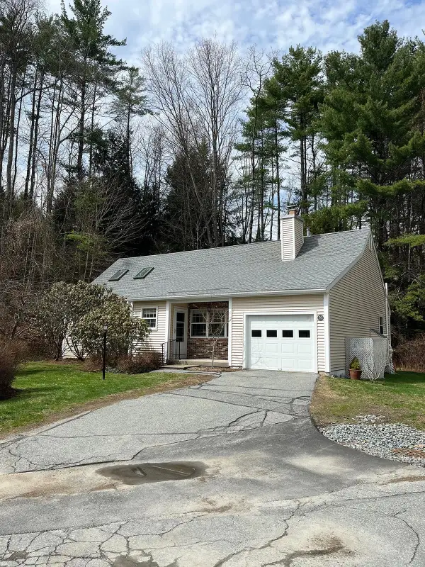 6 Oak Ridge Road, Lebanon, NH 03784