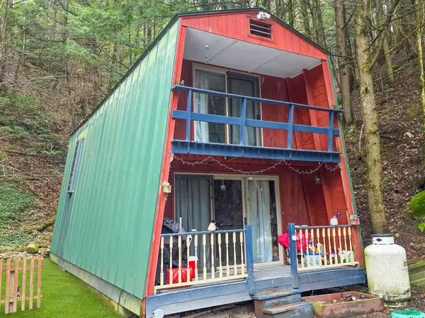 389 Dothan Rd. Road, Hartford, VT 05001