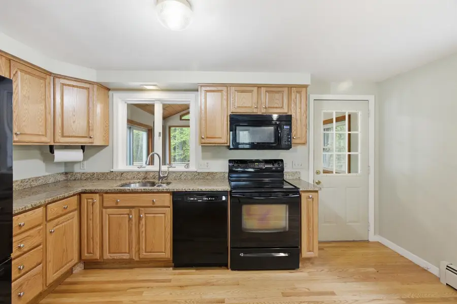 34 West Road, Londonderry, NH 03053 - #2