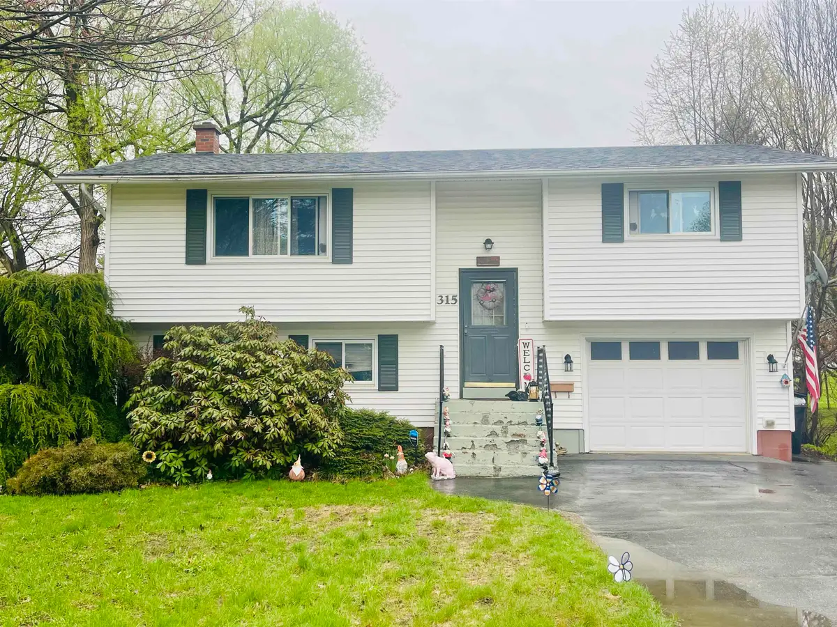315 Jackson Street, Newport, VT 05855 - #1