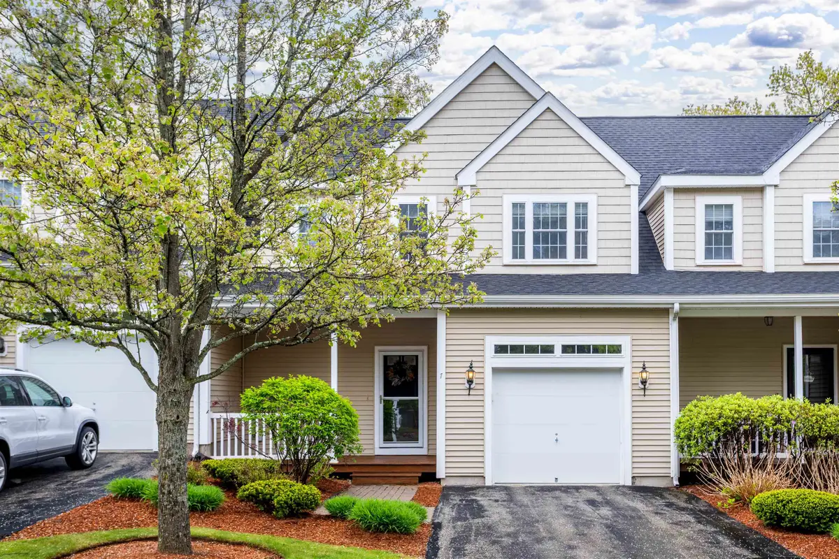7 Augustus Circle, Merrimack, NH 03054 - #1